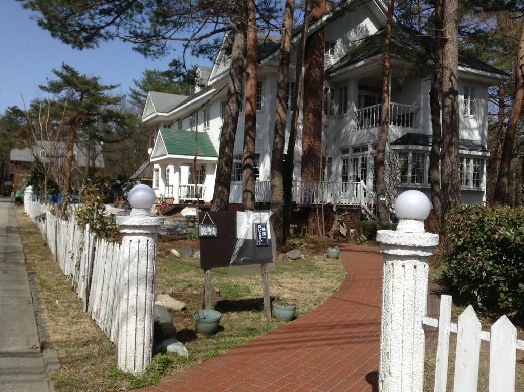 Petit Hotel And Restaurant Air Mail Hakuba Dış mekan fotoğraf